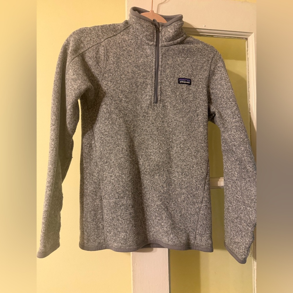 Patagonia women’s  Zip-Up Sweater in Heather Gray